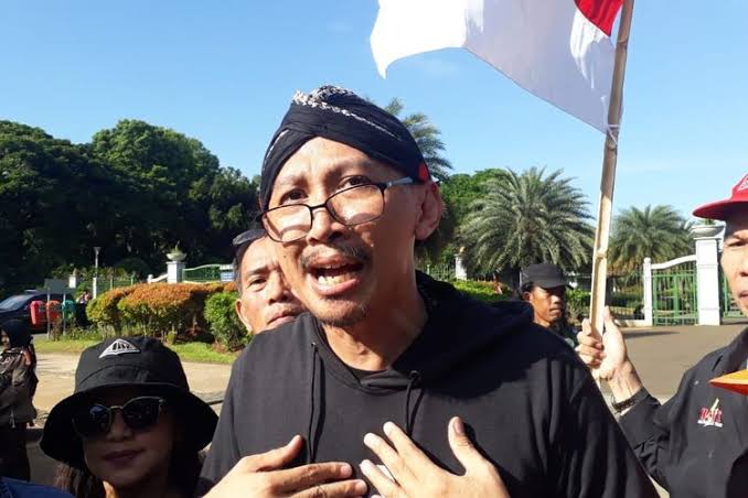HMI Koorkom Unas, Abu Janda, Rasisme