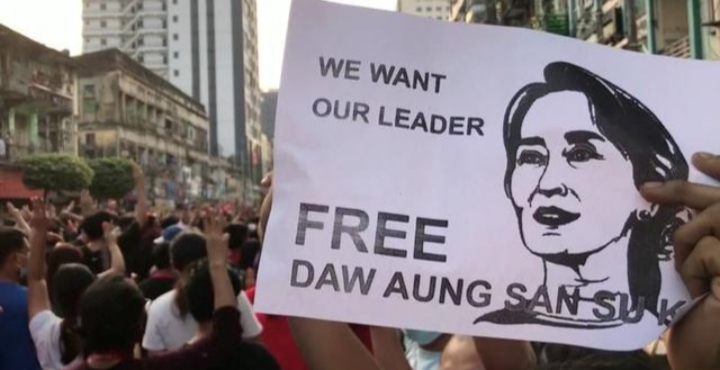 Ribuan Warga Myanmar Tuntut Pembebasan Suu Kyi Demonstrasi, Kudeta Myanmar, Suu Kyi
