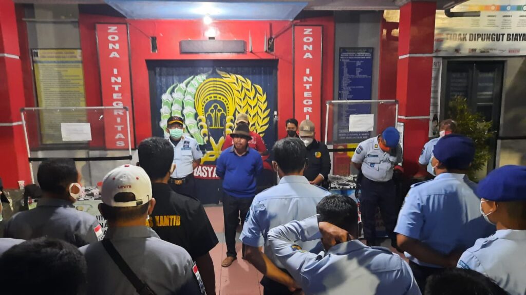 Gerebek Rutan Sampang, Petugas Temukan Barang Terlarang Petugas Gabungan, Rutan Sampang, Lapas Pamekasan