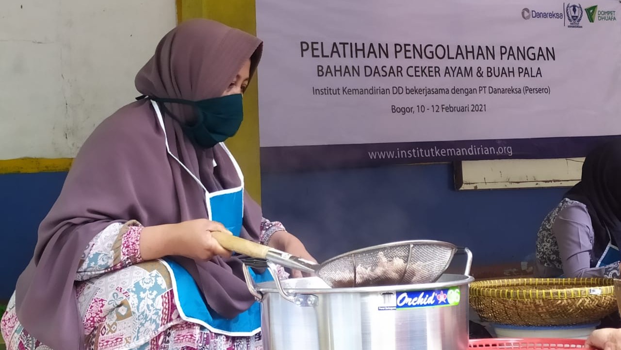 Pelatihan, Danareksa, Perempuan