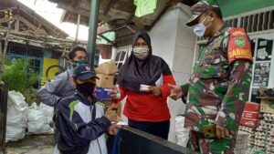 Relawan PMI Sosialisasikan Protokol Kesehatan di Zona Merah Relawan PMI, Protokol Kesehatan, Zona Merah