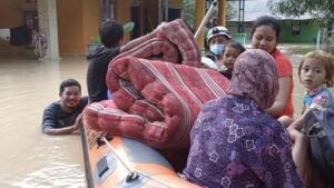 Tanggul Jebol, Banjir Terjang Empat Desa di Bekasi Tanggul Jebol, Banjir Bekasi, Bekasi