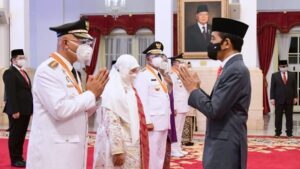 Presiden Jokowi Lantik Tiga Pasangan Gubernur Masa Jabatan 2021-2024 Presiden Jokowi, Pelantikan Gubernur, Gubernur Sumatera Barat, Gubernur Kepulauan Riau, Gubernur Bengkulu,