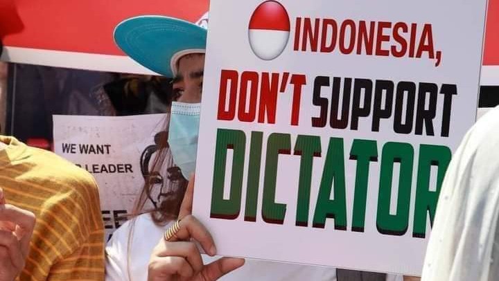 Indonesia Dituding Dukung Kudeta, Warga Myanmar Demo KBRI Indonesia, Kudeta Myanmar, KBRI Yangon,