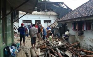 Longsor di Pamekasan, Lima Santri Meninggal Dunia Longsor Pamekasan, Pamekasan, Santri, Meninggal Dunia