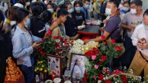 Pemerintah Gali Mayat Angel: Ikon Gerakan Protes Kudeta Myanmar Myanmar, Angel, Kyal Sin, Ikon Gerakan, Protes, Kudeta Myanmar