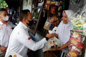 Operasi Bantu Rakyat: Adnan Taufiq Sasar Lingkungan Cakung Barat Operasi Bantu Rakyat, Adnan Taufiq, Cakung Barat
