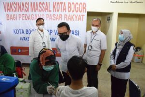 Hari ini, 1.800 Pedagang Pasar Kota Bogor Jalani Suntik Vaksin Pedagang Pasar, Kota Bogor, Perumda PPJ, Vaksin, Vaksinasi