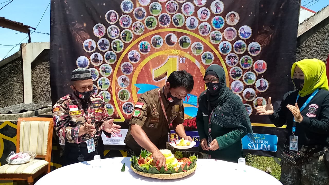 Anniversary, ESC, Yatim, Jompo