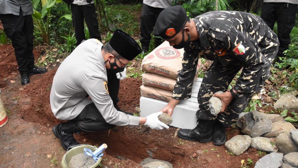 Polres Bogor dan GP Ansor kembali Bedah Rumah Warga Kurang Mampu Polres Bogor, GP Ansor, Bedah Rumah, Warga Kurang Mampu