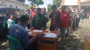 Warga Pakansari Terima Bansos Tunai Tahap 3 dan 4 Warga, Pakansari, Bansos, Bansos Tunai, BST