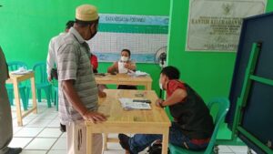 Kelurahan Sukahati Salurkan BST, Jumlah Penerima Berkurang Kelurahan Sukahati, Penyaluran Bansos, Bansos Tunai, BST, Penerima Bansos