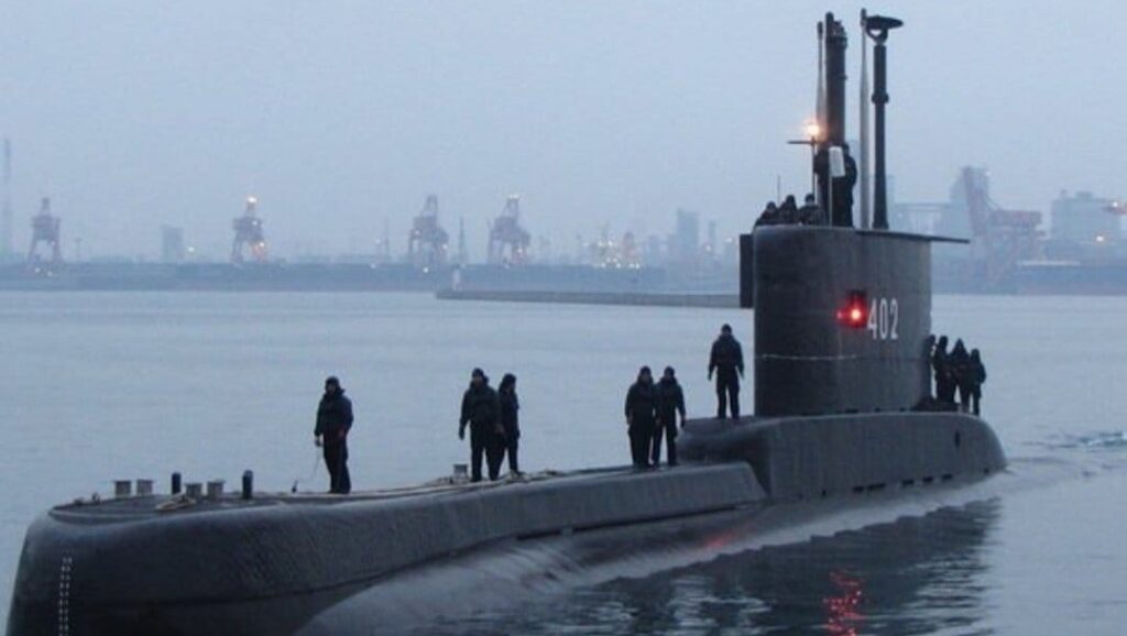 Pencarian KRI Nanggala 402, Jokowi: Kerahkan Segala Kekuatan Pencarian, Kapal Selam, KRI Nanggala 402, Presiden Jokowi, TNI AL