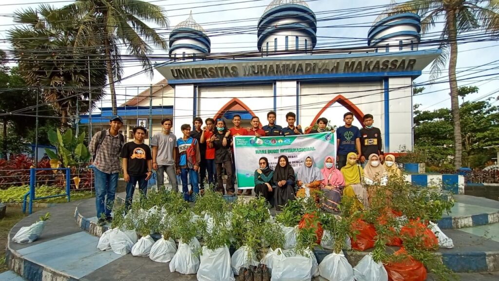 Hari Bumi, Mahasiswa, Unismuh Makassar, Makassar, Bibit Pohon