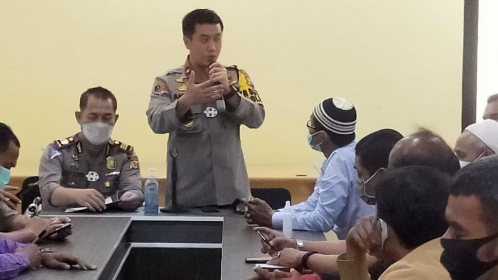 Polsek Cileungsi Sosialisasi Larangan Mudik ke Pemilik Bus Polsek Cileungsi, Sosialisasi, Larangan Mudik, Pemilik Bus