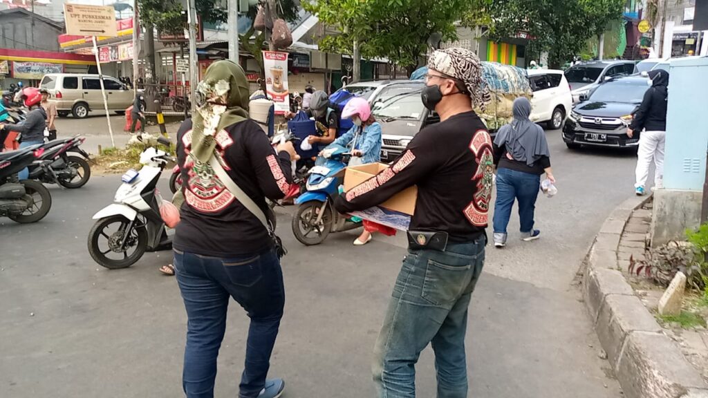 MCB Gandeng Bikers FKPPI Bagikan Ratusan Takjil di Jalan MCB, Bikers FKPPI, Takjil
