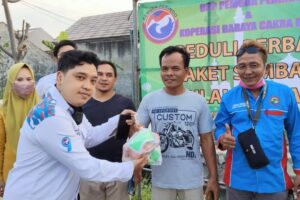 Gandeng Koperasi, Pemuda Perindo Bagikan Sembako untuk Warga Bekasi Koperasi, Pemuda Perindo, Sembako, Bekasi