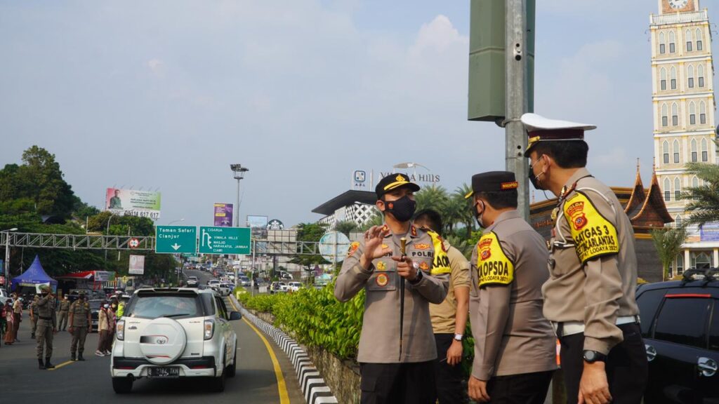 Wakapolda Jabar Kembali Pastikan Ops Ketupat di Jalur Puncak Berjalan dengan Baik Polda Jabar, Ops Ketupat, Jalur Puncak, Puncak Bogor