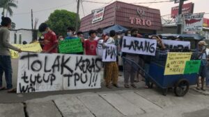 Berdampak Ekonomi, Warga Sekitar TMP Dreded Tolak Larangan Ziarah Ekonomi Warga, Idul Fitri, TMP Dreded, Larangan Ziarah, Ziarah