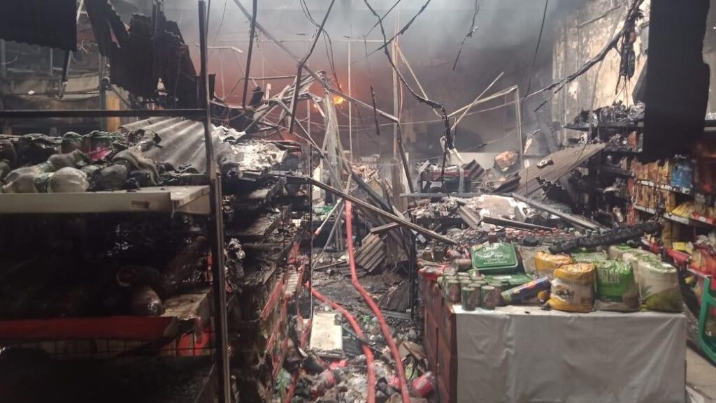 Minimarket di Cileungsi Terbakar Akibat Konsleting Listrik Minimarket, Alfamart, Cileungsi, Kebakaran, Konsleting Listrik