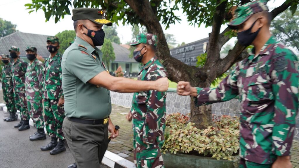 Danrem Berikan Pengarahan Jelang Pemberangkatan Satgas Pamrahwan Papua Danrem 061, Pengarahan, Pemberangkatan, Satgas Pamrahwan, Papua
