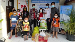 Baksos ke YPAK, Komunitas LCBS Berbagi Nasbung ke Kaum Dhuafa