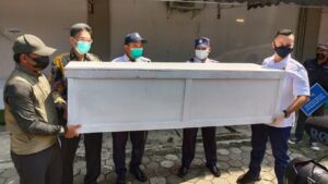 Covid-19 Meningkat, Kadin Serahkan Bantuan Peti Jenazah ke Pemkot Bogor Covid-19 Meningkat, Kadin Kota Bogor, Peti Jenazah, Pemkot Bogor