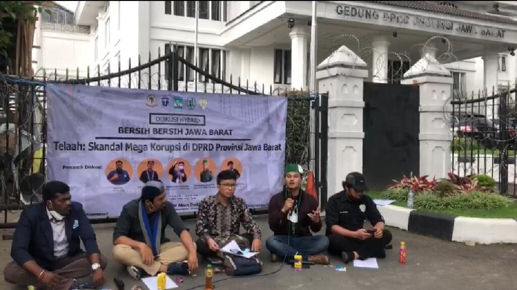 Jumawa, Para Mahasiswa Minta Usut Skandal Korupsi DPRD Jabar Jumawa, Mahasiswa, Mahasiswa Jabar, Skandal Korupsi, DPRD Jabar