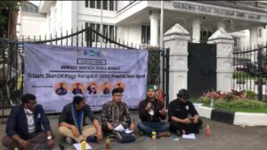 Jumawa, Para Mahasiswa Minta Usut Skandal Korupsi DPRD Jabar Jumawa, Mahasiswa, Mahasiswa Jabar, Skandal Korupsi, DPRD Jabar