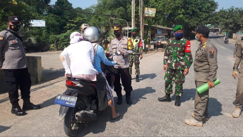 Operasi PPKM Darurat di Parungpanjan Puluhan Kendaraan Diputarbalik Operasi Gabungan, PPKM Darurat, Parungpanjang, Penyekatan, Kendaraan, Putarbalik