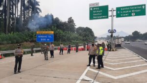 Penyekatan di Citeureup, 143 Kendaraan Diputar-balik PPKM Darurat, Penyekatan, Citeureup, 143 Kendaraan, Putar-balik