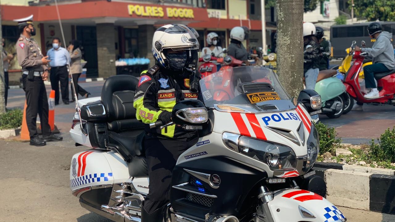 Polres Bogor, Komunitas Vespa, Makanan,