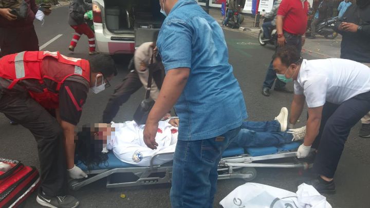 Warga Bandung Mencoba Bunuh Diri Akibat PPKM Diperpanjang Warga Bandung, Bunuh Diri, PPKM Diperpanjang, PPKM Darurat, PPKM Level 4, PPKM Kota Bandung