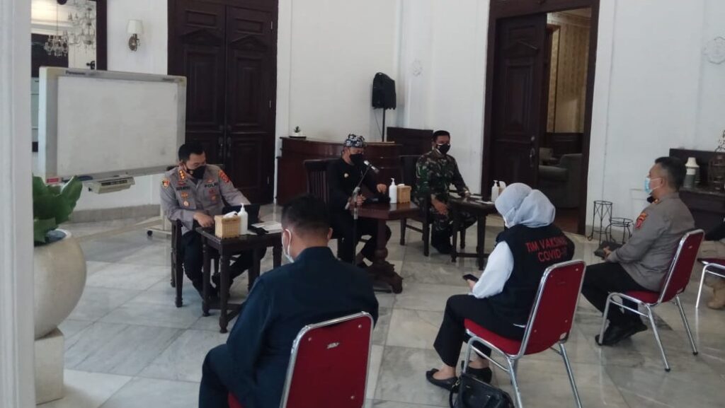 Rapat Koordinasi Pemkot Bogor: Masih Banyak Kerumunan dan Data Ganda Rapat Koordinasi, Pemkot Bogor, Kerumunan, Data Ganda, Tracing Covid-19, Treatment Covid-19