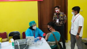 Kolaborasi Projo, GM FKPPI dan GBK Gelar Vaksinasi 1000 Warga Kota Bogor Kolaborasi, Projo, GM FKPPI, GBK, Vaksinasi Covid-19, Warga Bogor