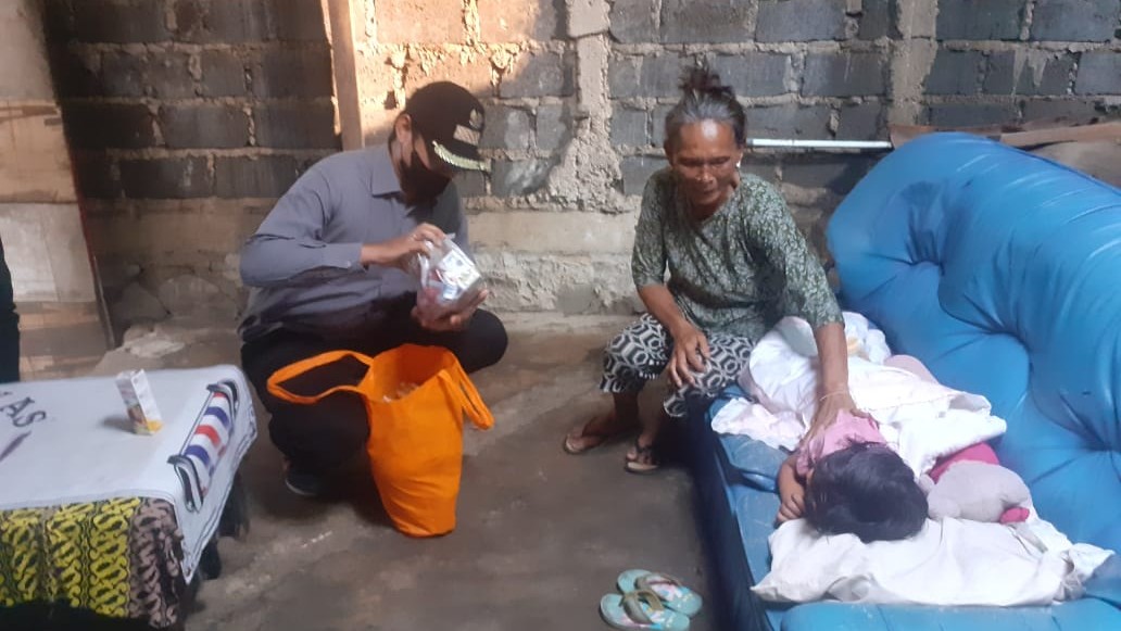 Jalan Sehat, Sapa Warga, Jasa Warga, Lurah Sempur, Dicky Pratama, Bawakan Obat, Makanan, Anak Warga