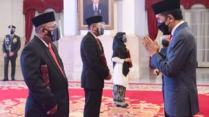 Presiden Jokowi Berikan Tanda Kehormatan bagi 335 Tokoh Presiden Jokowi, Tanda Kehormatan, Tokoh