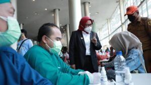 Ikut Vaksinasi di Sentul City, Pulang Dapat Bingkisan Bahan Pokok Vaksinasi, Sentul City, Bingkisan, Bahan Pokok