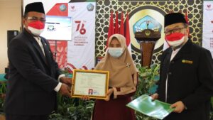 UIKA Berikan Gelar Kehormatan kepada Relawan Covid-19 Saeful Bahri UIKA, Gelar Kehormatan, Relawan Covid-19, Saeful Bahri