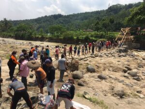 Merespon Banjir, DMC DD Gulirkan Bantuan untuk Tiga Wilayah Banjir, DMC DD, Dompet Dhuafa, Bantuan Banjir