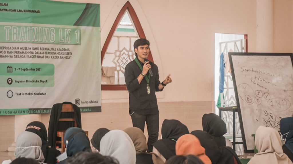 Masyarakat Madani: Antara Islam dan Demokrasi Masyarakat Madani, Islam, Demokrasi, Richad Indra Cahya