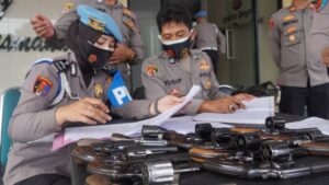 Antisipasi Penyalahgunaan, Propam Polres Bogor Cek Senpi Dinas Antisipasi, Penyalahgunaan, Propam, Polres Bogor, Senpi, Senpi Dinas