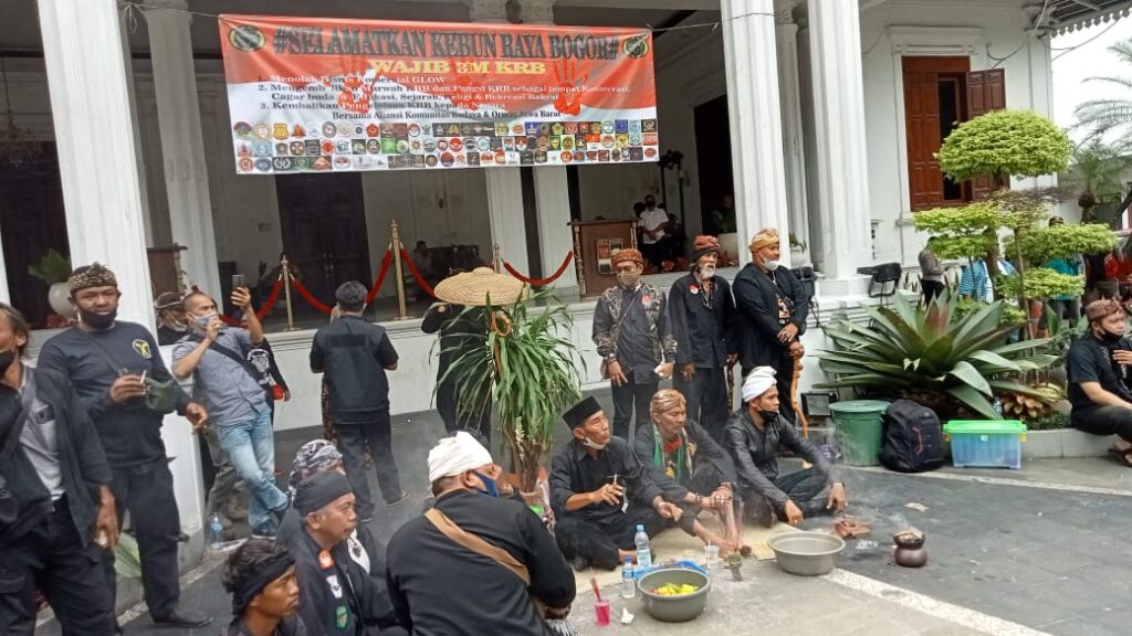 Kepung Balai Kota, Para Budayawan Tolak Glow Kebun Raya Bogor Balaikota Bogor, Budayawan, Glow, Kebun Raya