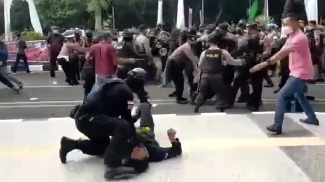 Mahasiswa Dibanting, ISPI Minta Kapolri Evaluasi Kapolda Banten dan Kapolresta Tangerang Mahasiswa, ISPI, Kapolri, Evaluasi, Kapolda Banten, Kapolresta Tangerang