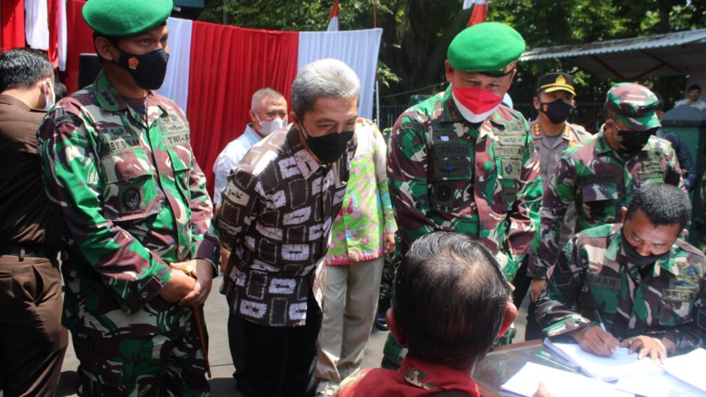 Danrem 061 Hadiri Launching Bantuan Tunai untuk PKL dan Warung Danrem 061, Launching, Bantuan Tunai, PKL, Warung