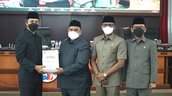 Pemkot Bogor Serahkan Raperda PMP BJB hingga APBD Tahun 2022 Pemkot Bogor, Raperda, PMP, BJB, APBD 2022