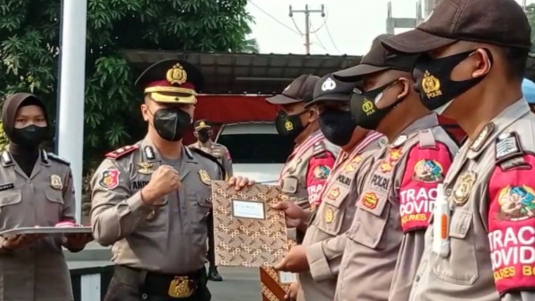 Polsek Cileungsi, Penghargaan, Bhabinkamtimas, Tenaga Kesehatan, Relawan
