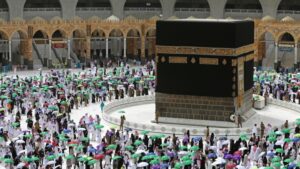 Aturan Jaga Jarak di Masjidil Haram Dicabut, harus Vaksinasi dan Pakai Masker Jaga Jarak, Masjidil Haram, Vaksinasi Covid-19, Masker