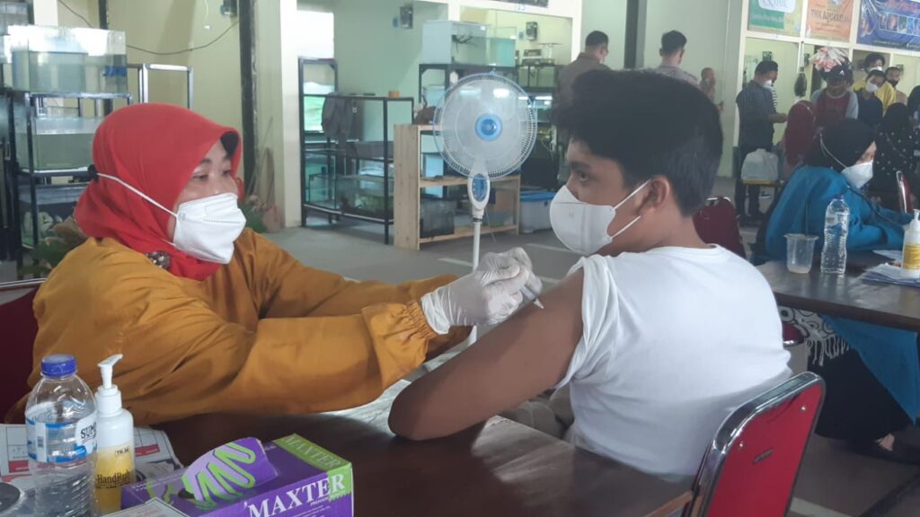 Ikan Hias, Vaksinasi Covid-19, Perumda PPJ