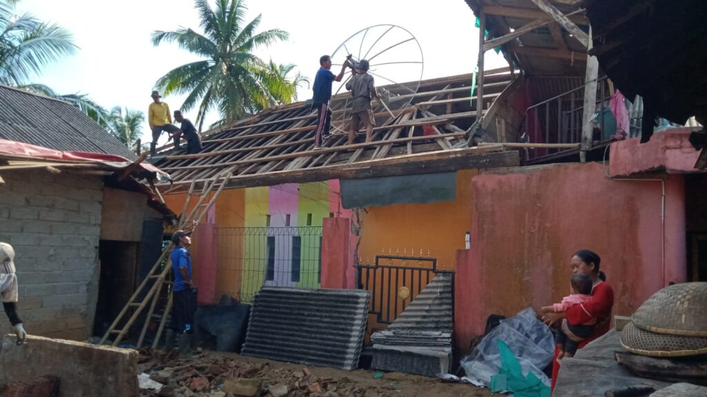 Rumah Rusak, Bencana Alam, Harkat Jaya, Bantuan Pemerintah